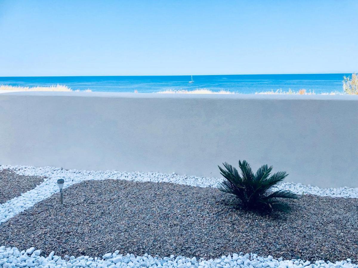 Apartment Tramonto Sea-Front Valledoria  Bagian luar foto